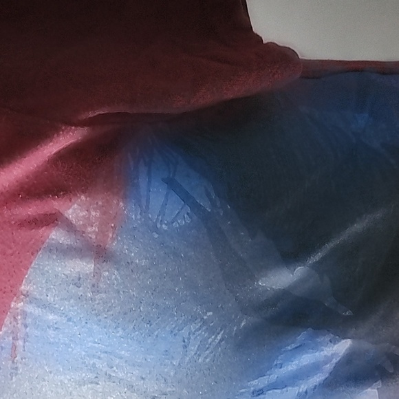 American Eagle maroontee with blue and black graphics - Picture 8 of 15